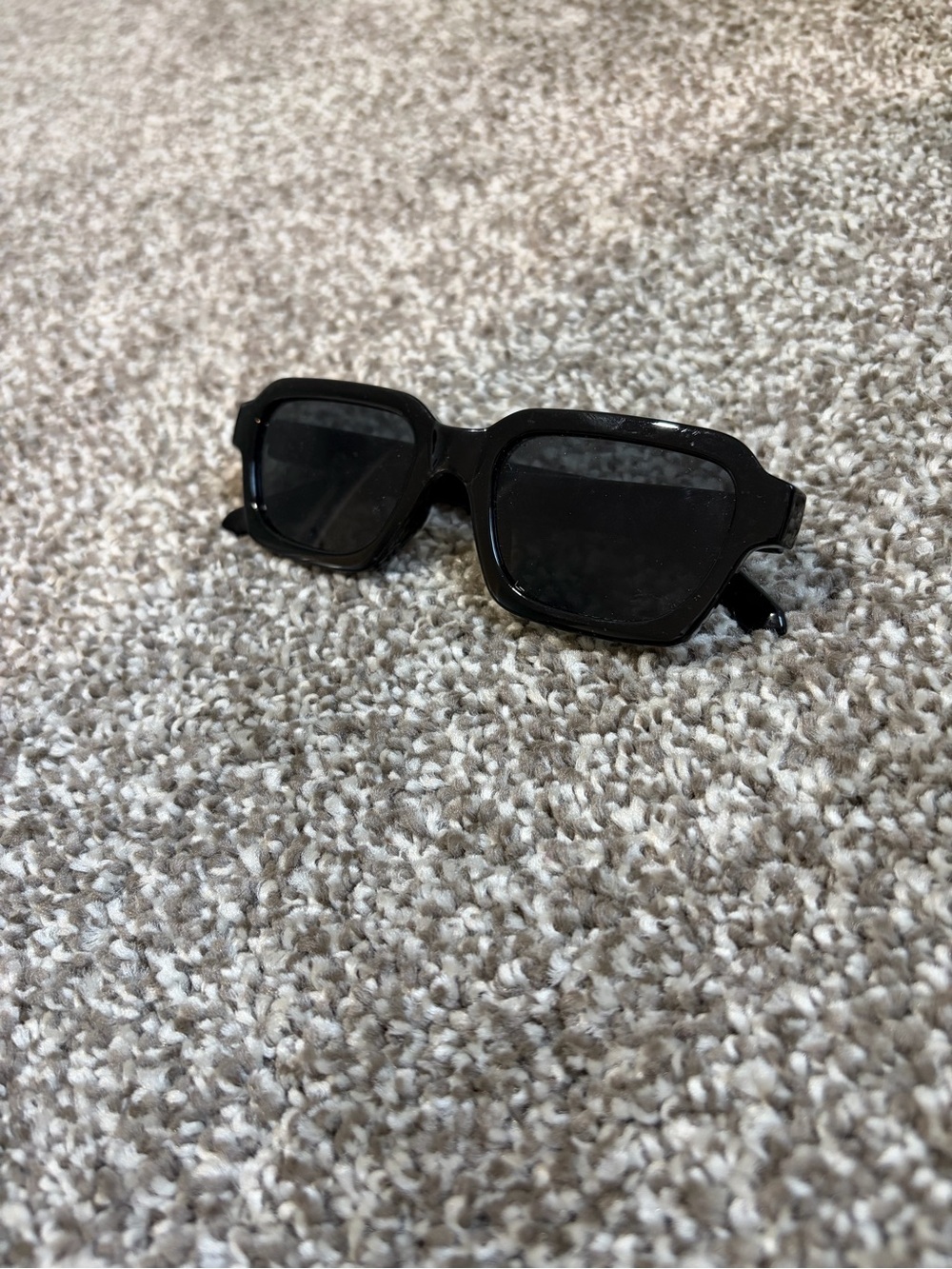 Amazon Black Rectangular Women’s Sunglasses